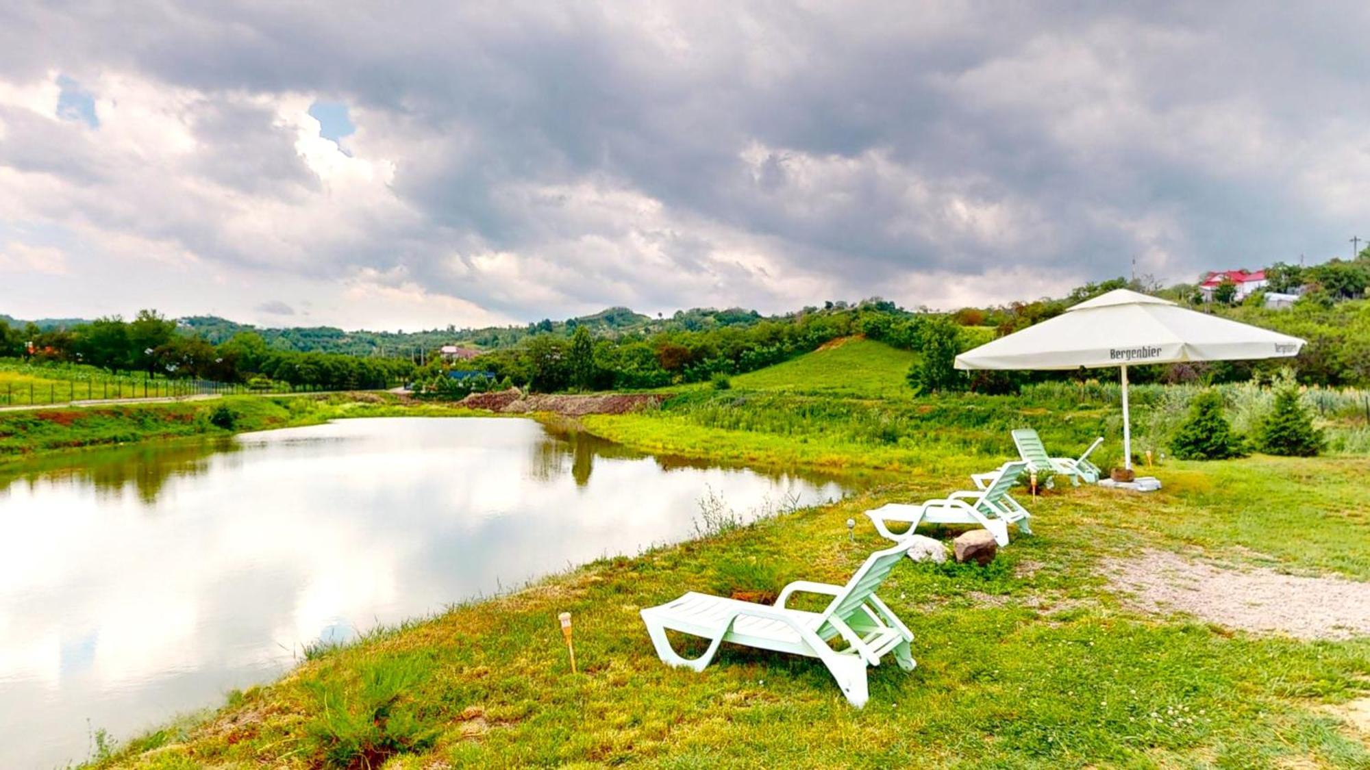 Hotel Mountain Lake Jbs Focşani Exterior foto